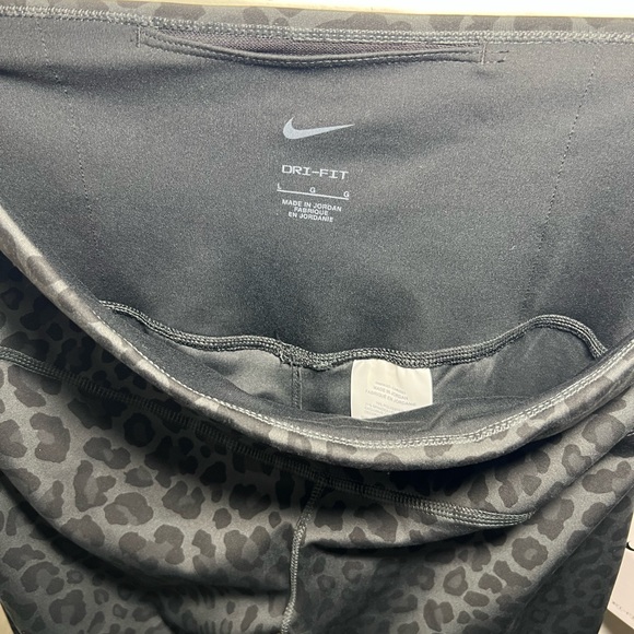 NWT Dry Fit Nike Women’s Training Pants SZ L - Picture 5 of 11